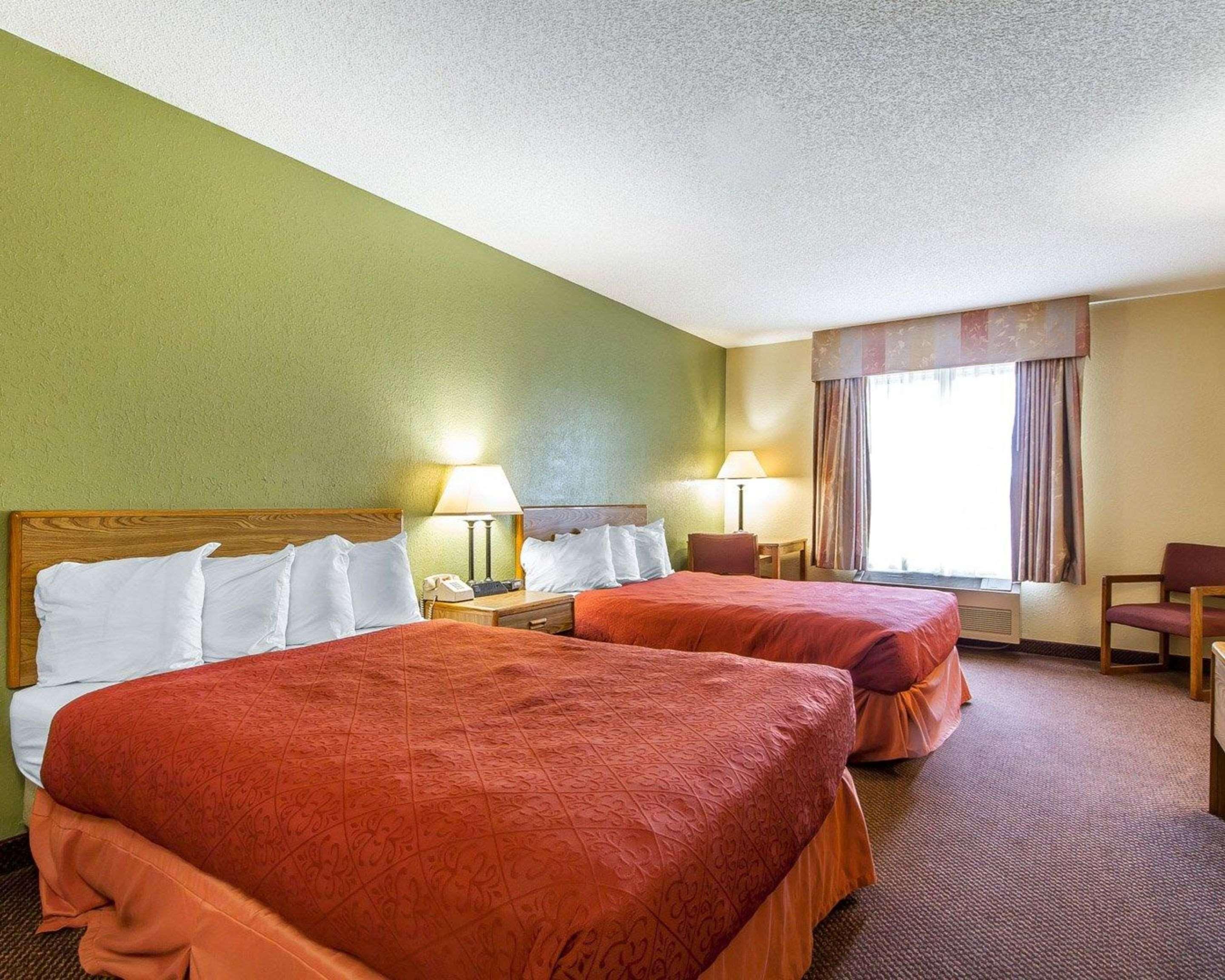 Americinn By Wyndham Reedsburg Экстерьер фото