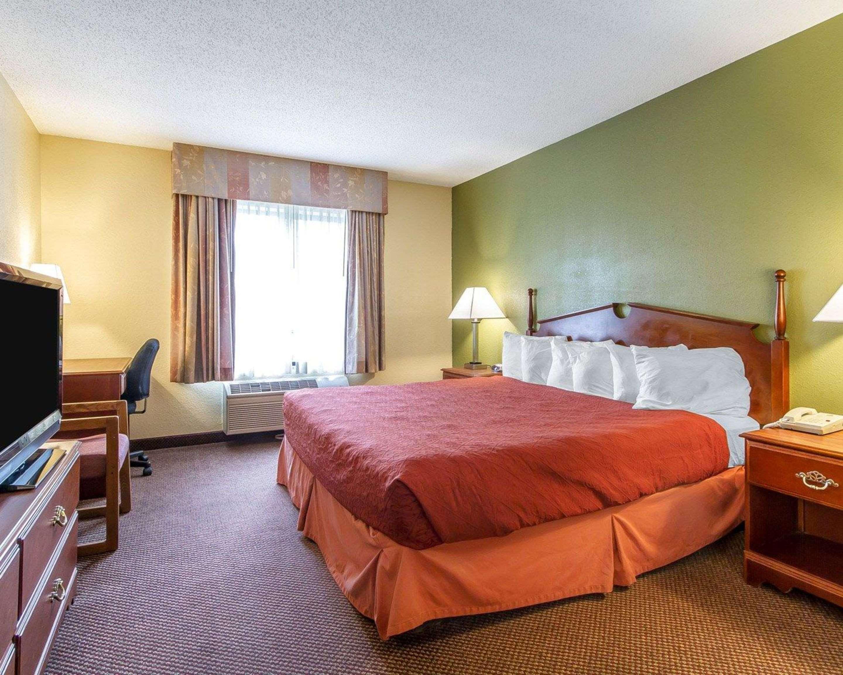 Americinn By Wyndham Reedsburg Экстерьер фото