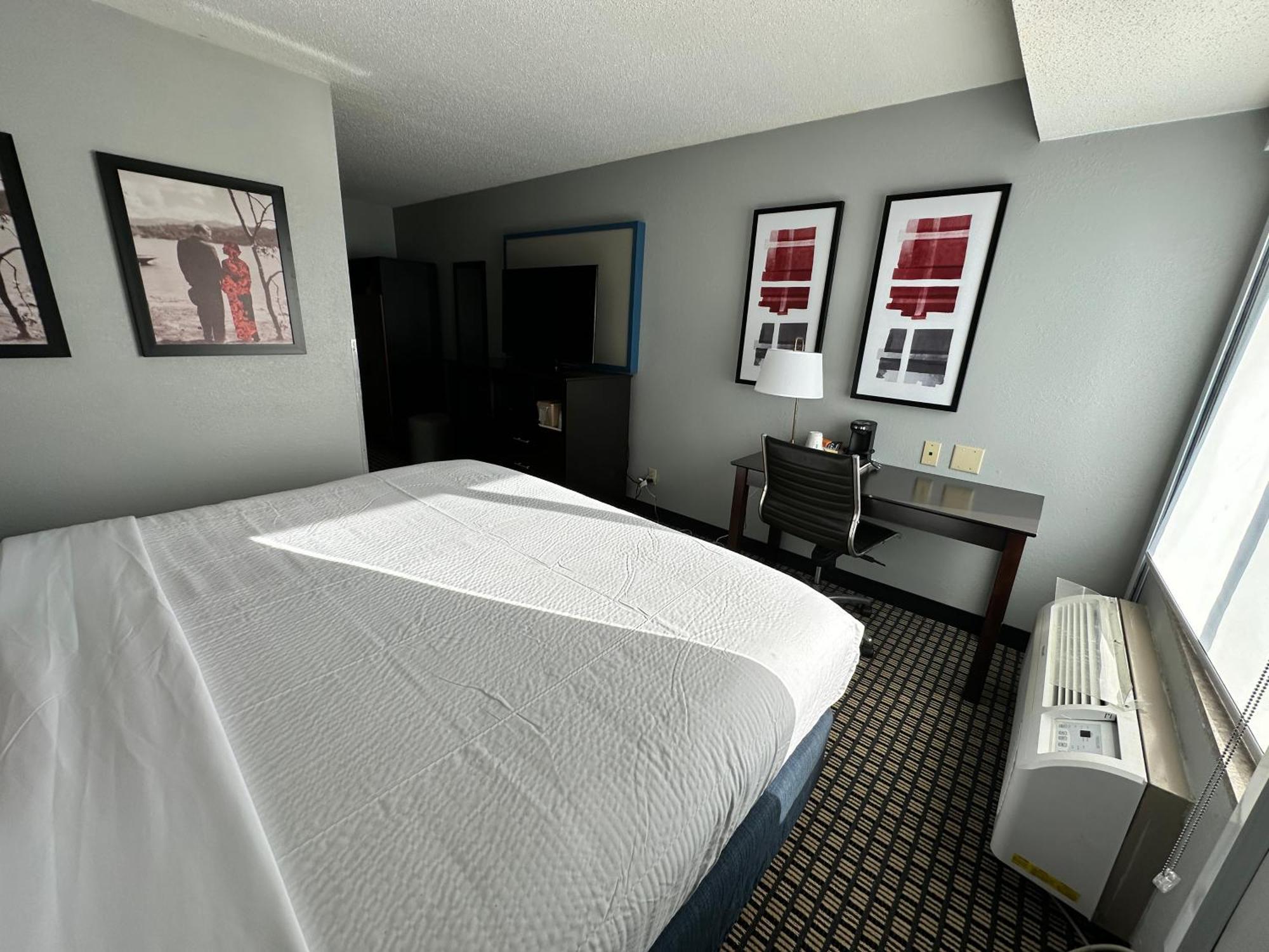 Americinn By Wyndham Reedsburg Экстерьер фото