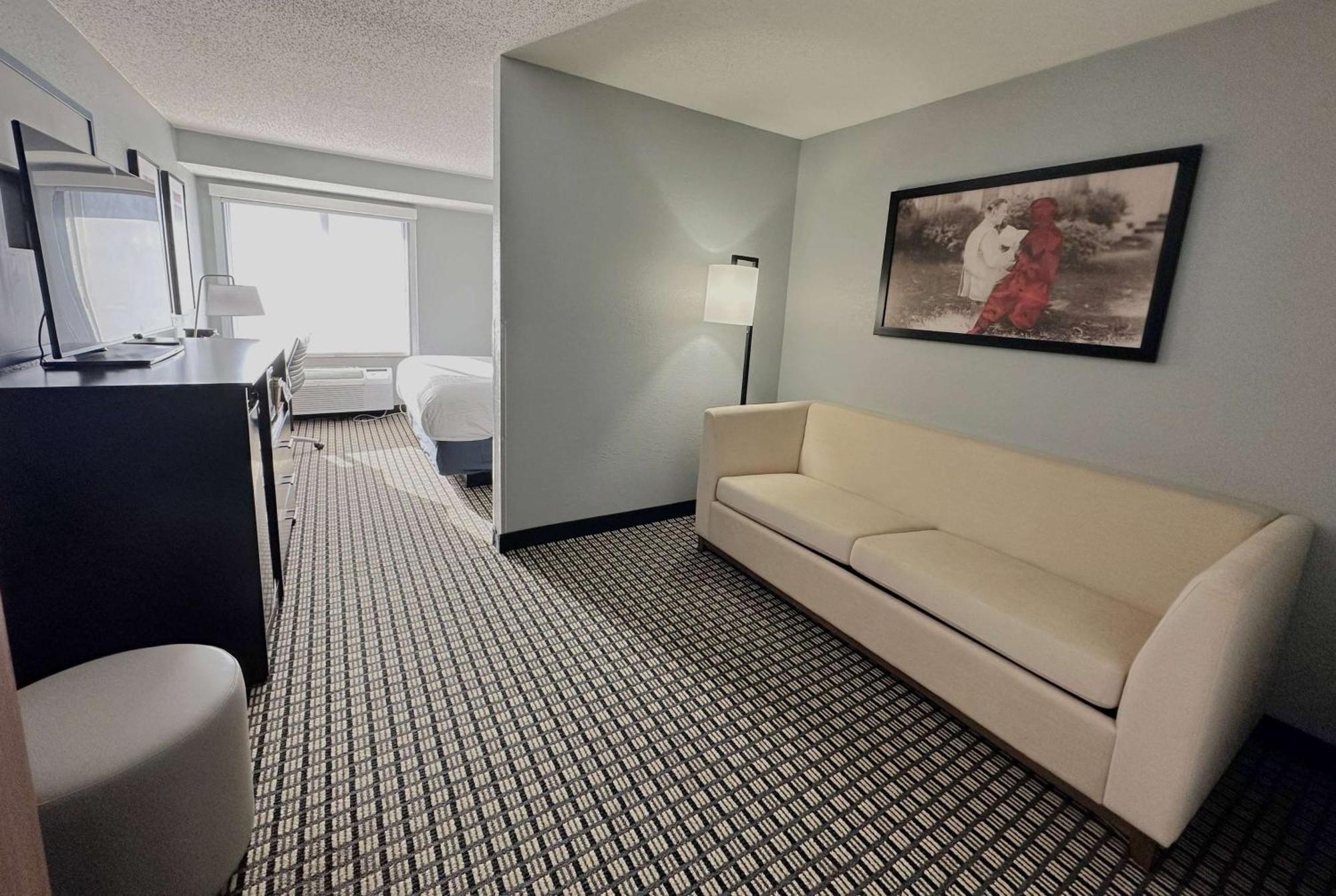 Americinn By Wyndham Reedsburg Экстерьер фото